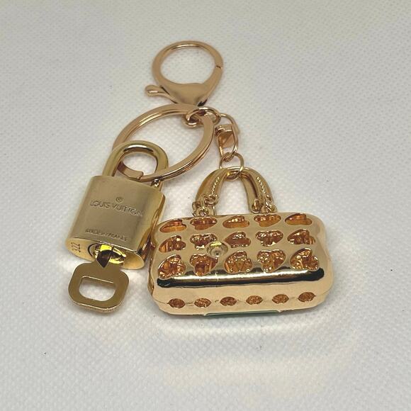 Louis Vuitton Gold Brass Lock and Key Set #322 on Green Purse Keychain - Picture 3 of 3